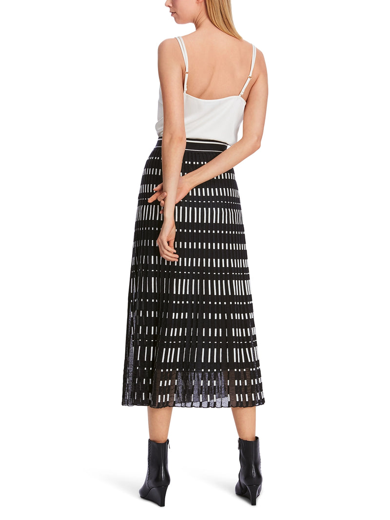 MarcCain Knitted skirt - knitted in Germany XC 71.04 M17