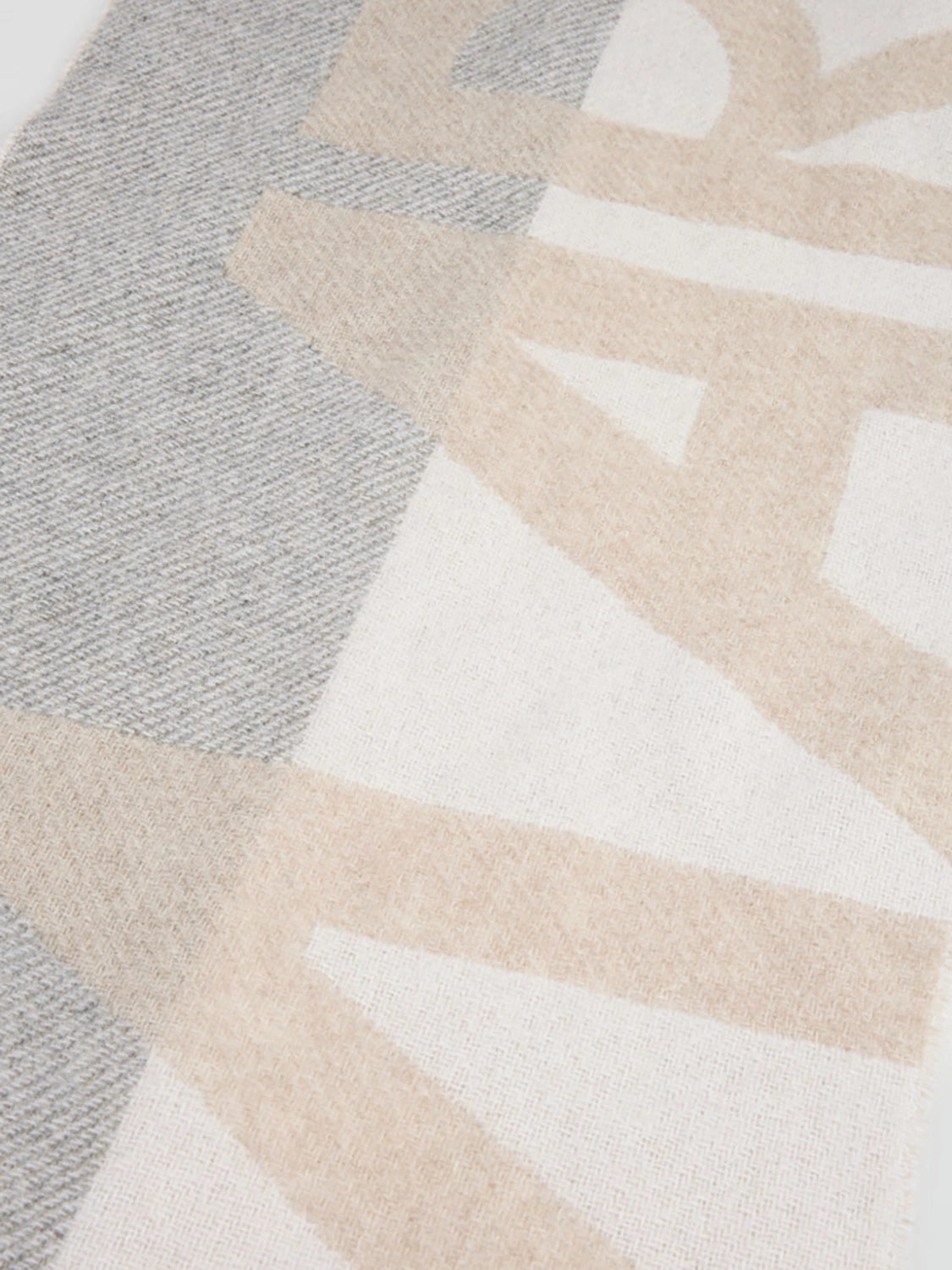 Marc Cain Scarf in wool blend with logo print in Soft Charcoal ZC B4.14 Z40