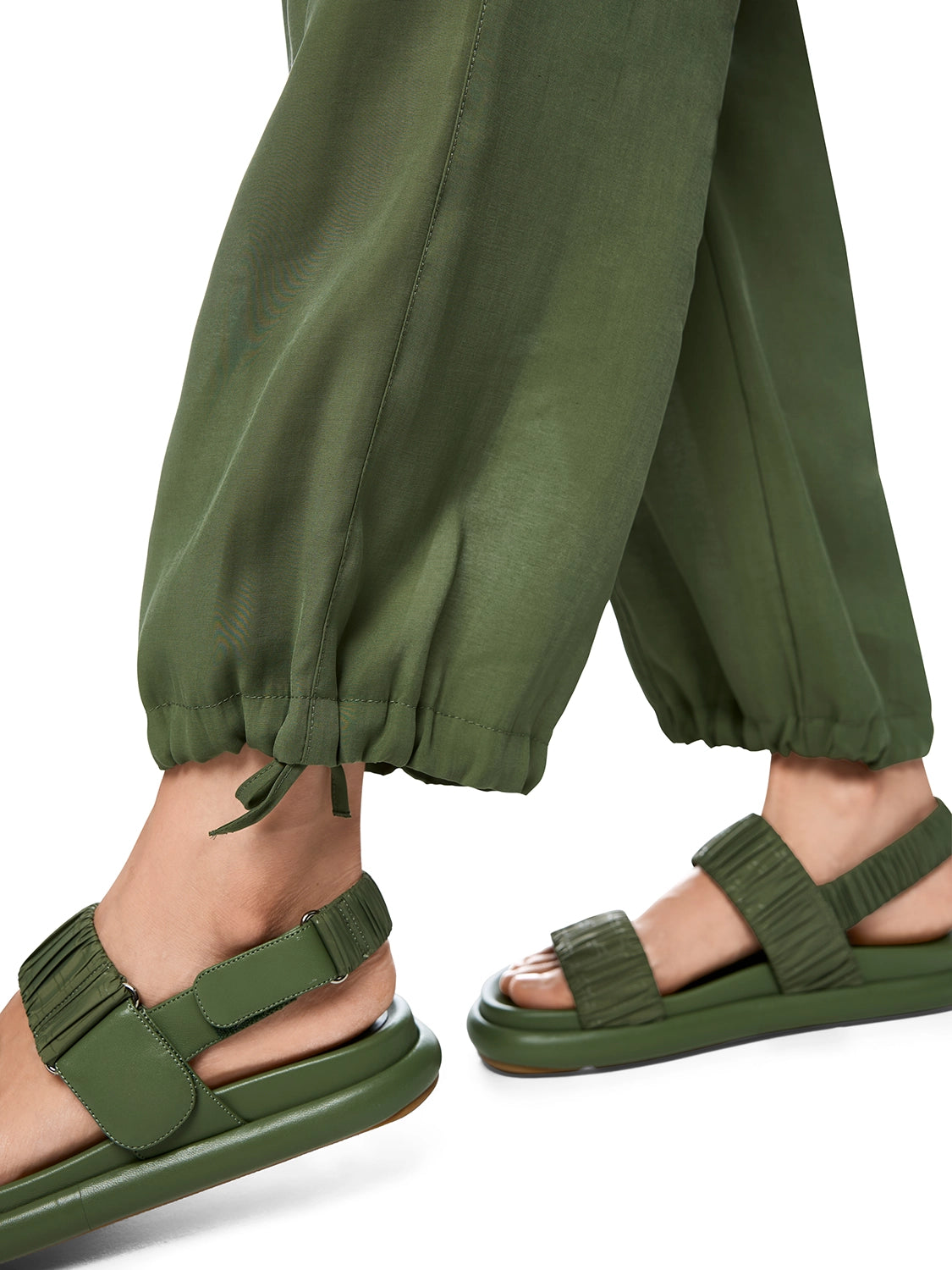 Marc Cain REWARI jogging-style trousers in Olivine AS 81.63 W61