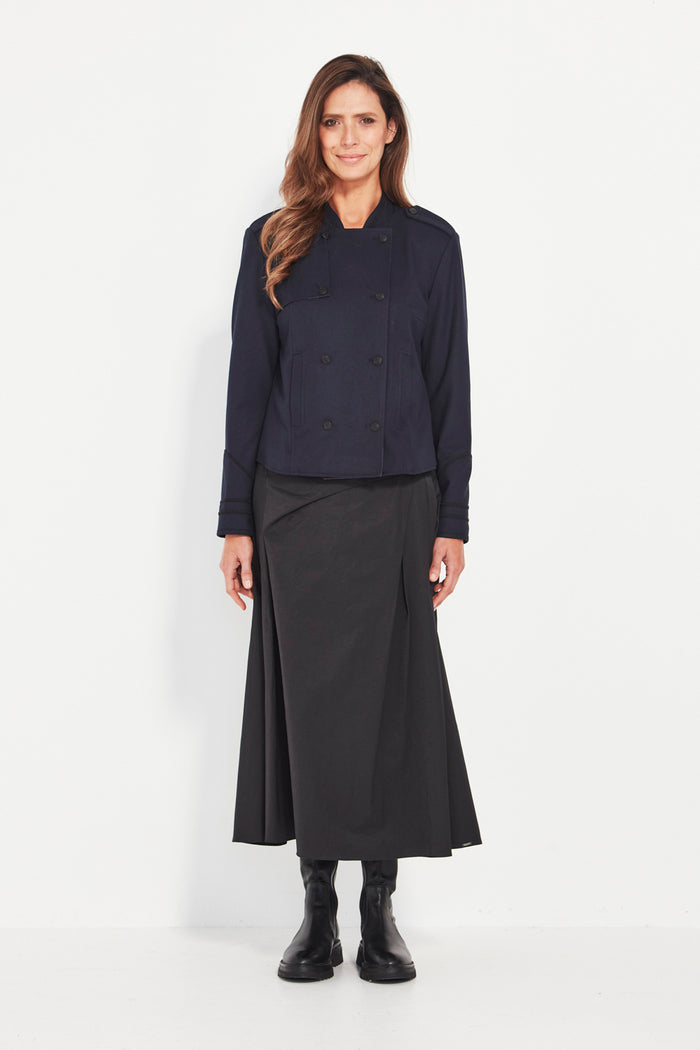 Verge Stroll Skirt in Black 9643UBR