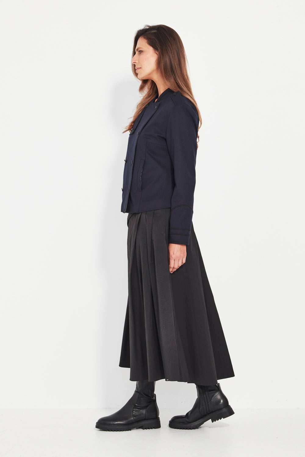 Verge Stroll Skirt in Black 9643UBR