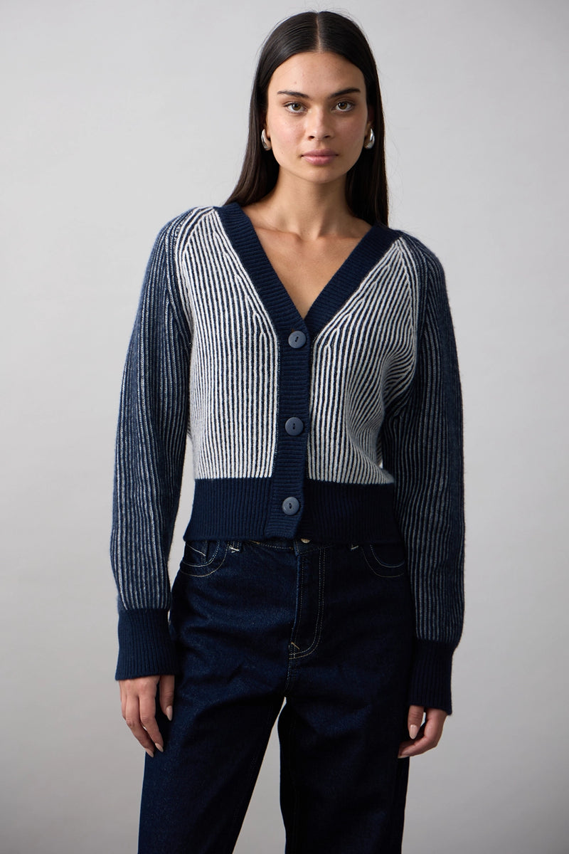 Mia Fratino Frankie Cardi 25918
