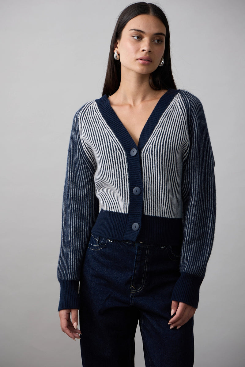 Mia Fratino Frankie Cardi 25918