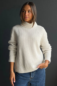 Mia Fratino Ren Rollneck 25919