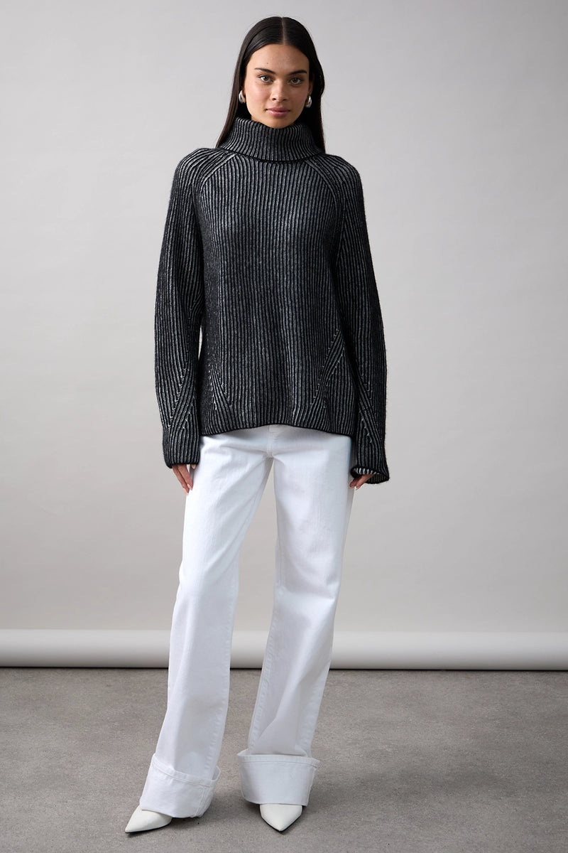 Mia Fratino Ren Rollneck 25919