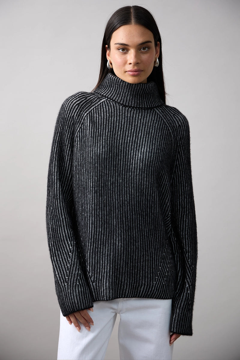Mia Fratino Ren Rollneck 25919