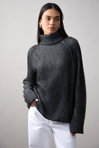 Mia Fratino Ren Rollneck 25919