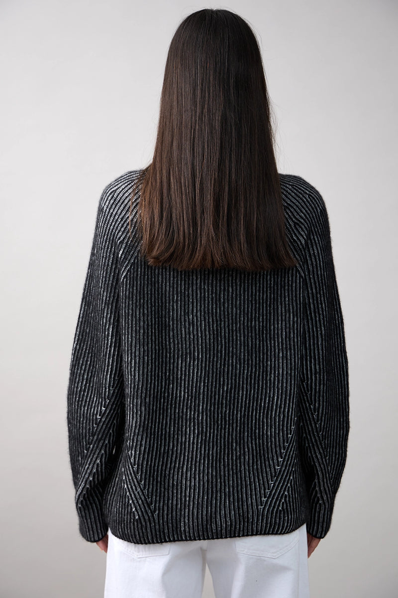 Mia Fratino Ren Rollneck 25919
