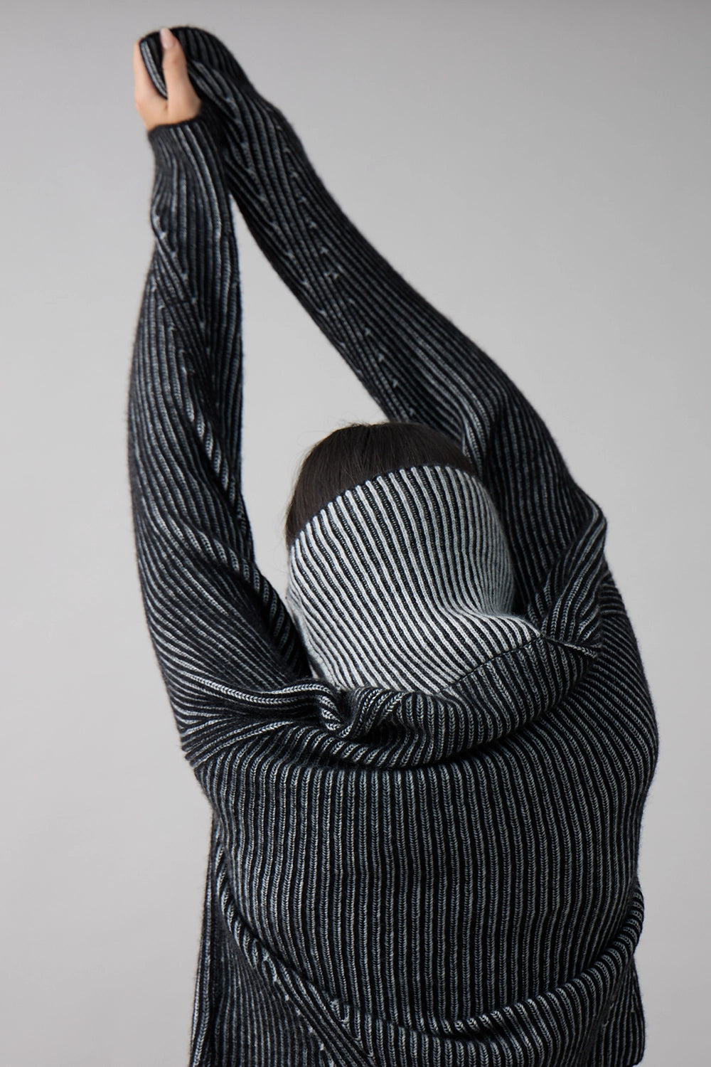 Mia Fratino Ren Rollneck 25919