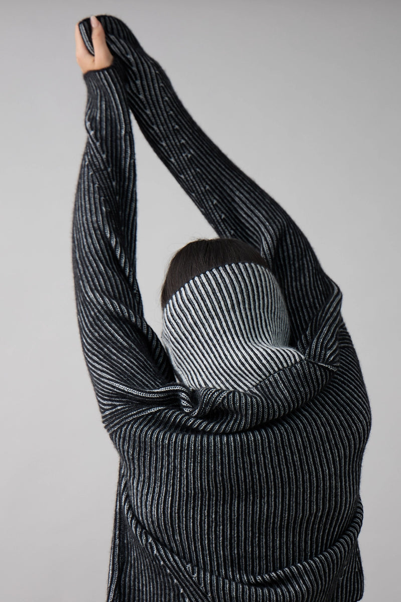 Mia Fratino Ren Rollneck 25919