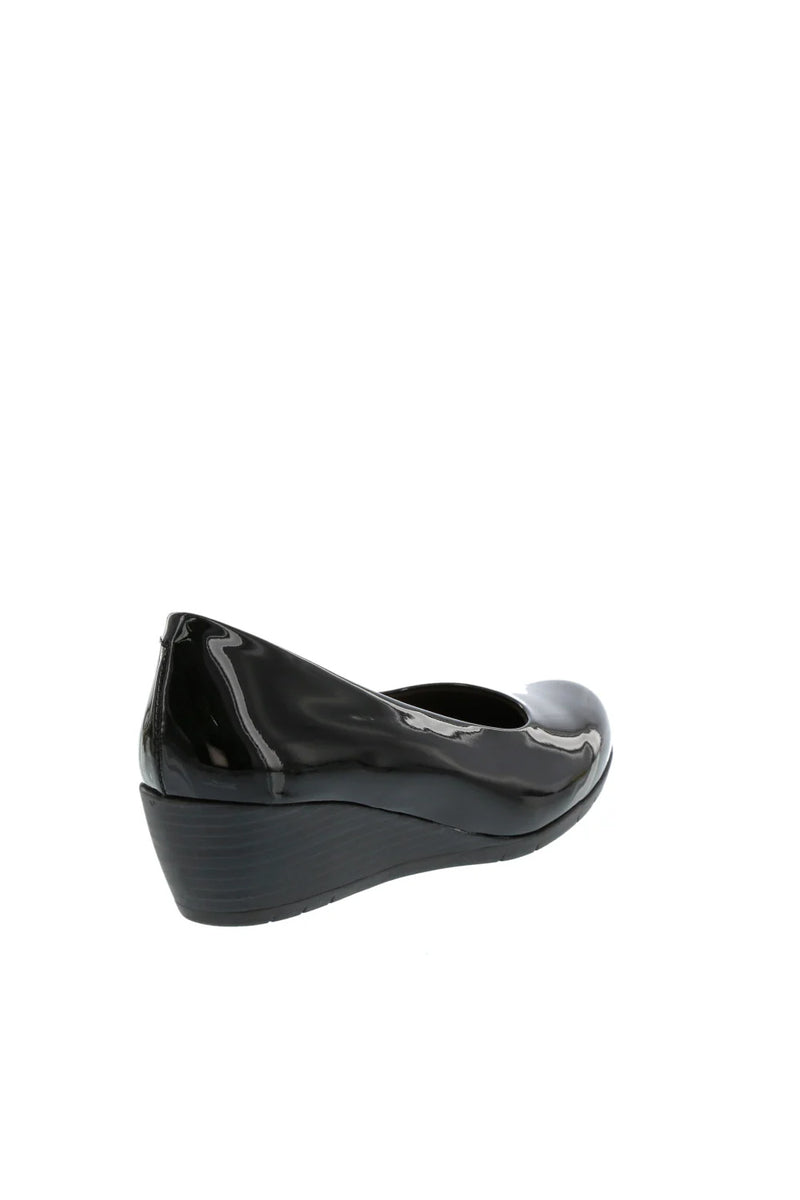 Neo Patent Leather Wedge Shoe in Black 6700