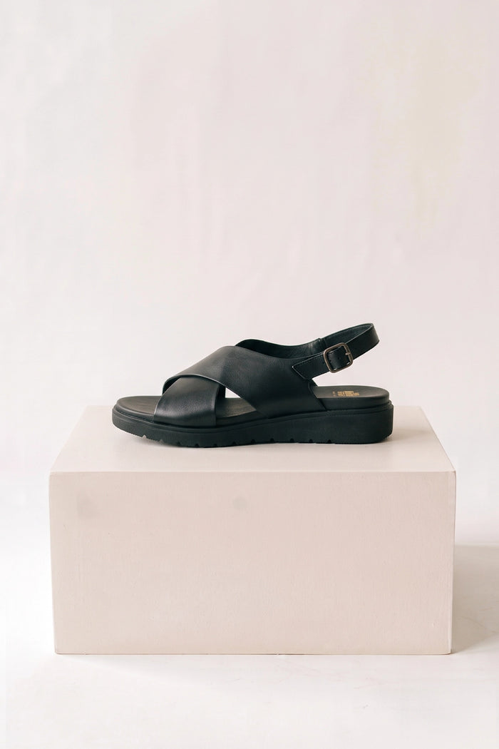 Nu x Neo Evelia in Negro TA-3565