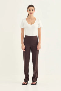 Verge Premier Pant in Chocolate V4797ULW