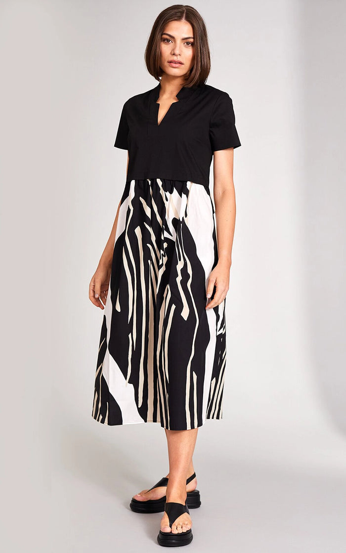 Peruzzi Contrast Monocrome Dress in Black S24100