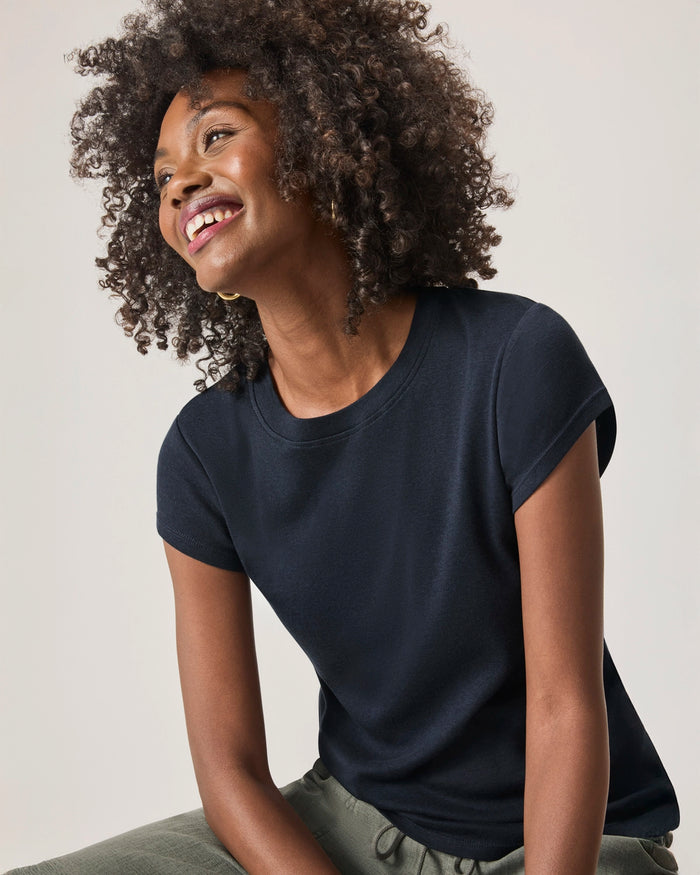 Splendid Faye Crewneck Tee in Navy RS0K350