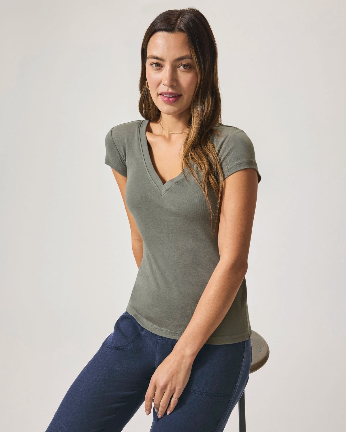 Splendid Faye V Neck Tee in Soft Vob RS3K460