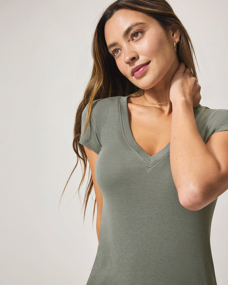 Splendid Faye V Neck Tee in Soft Vob RS3K460