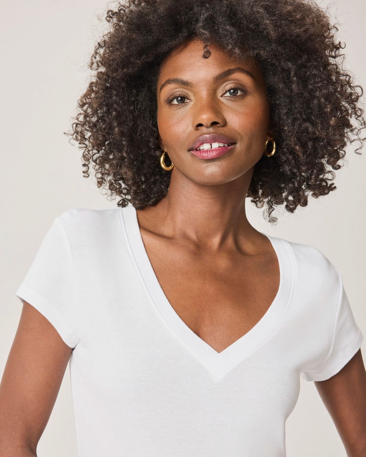 Splendid Faye V Neck Tee in White RS3K460