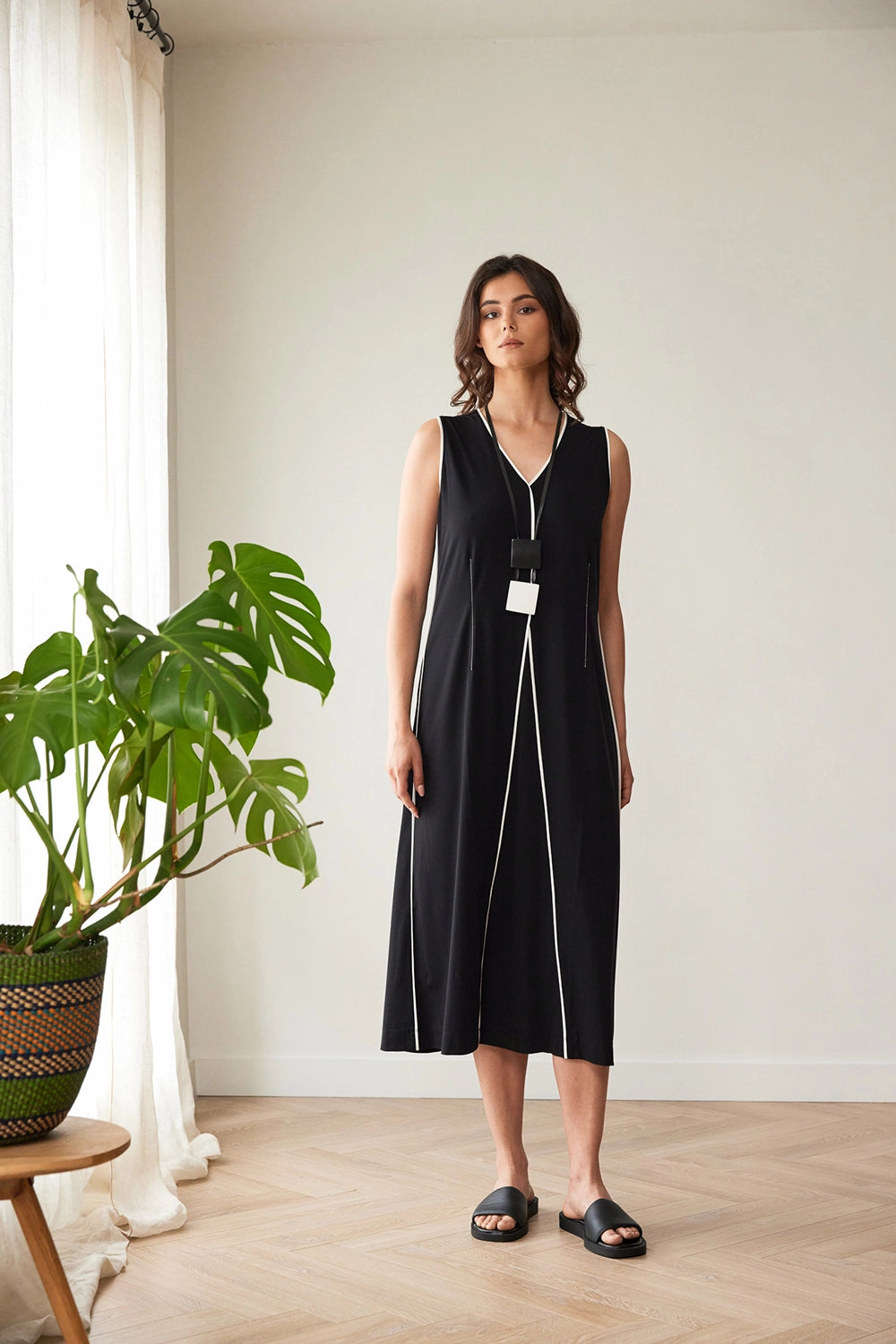 Peruzzi Piped Dress in Black/Ecru S26115