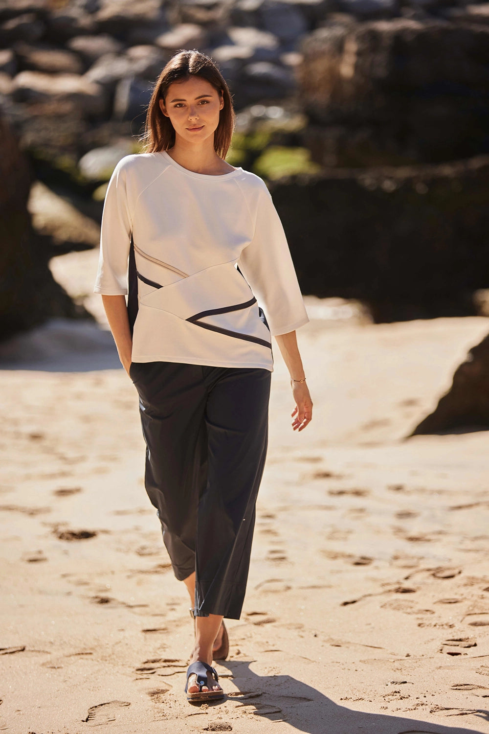 Peruzzi Zip Contrast Top in Ecru/Navy S26171