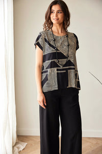 Peruzzi Geo Print Top in Black/Vanilla S26518
