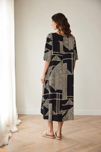 Peruzzi Geo Print Dress in Black/Vanilla S26520