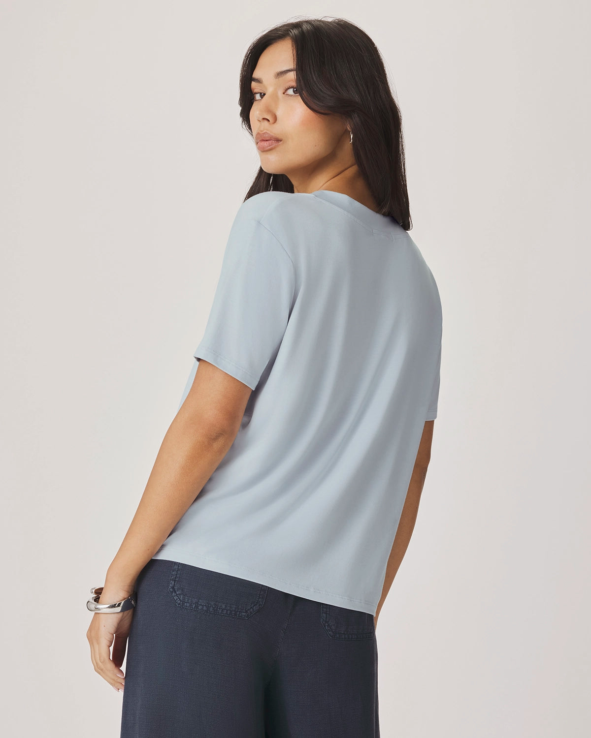 Splendid Kacey Bamboo V Neck SS Tee in Country Air RM4K422