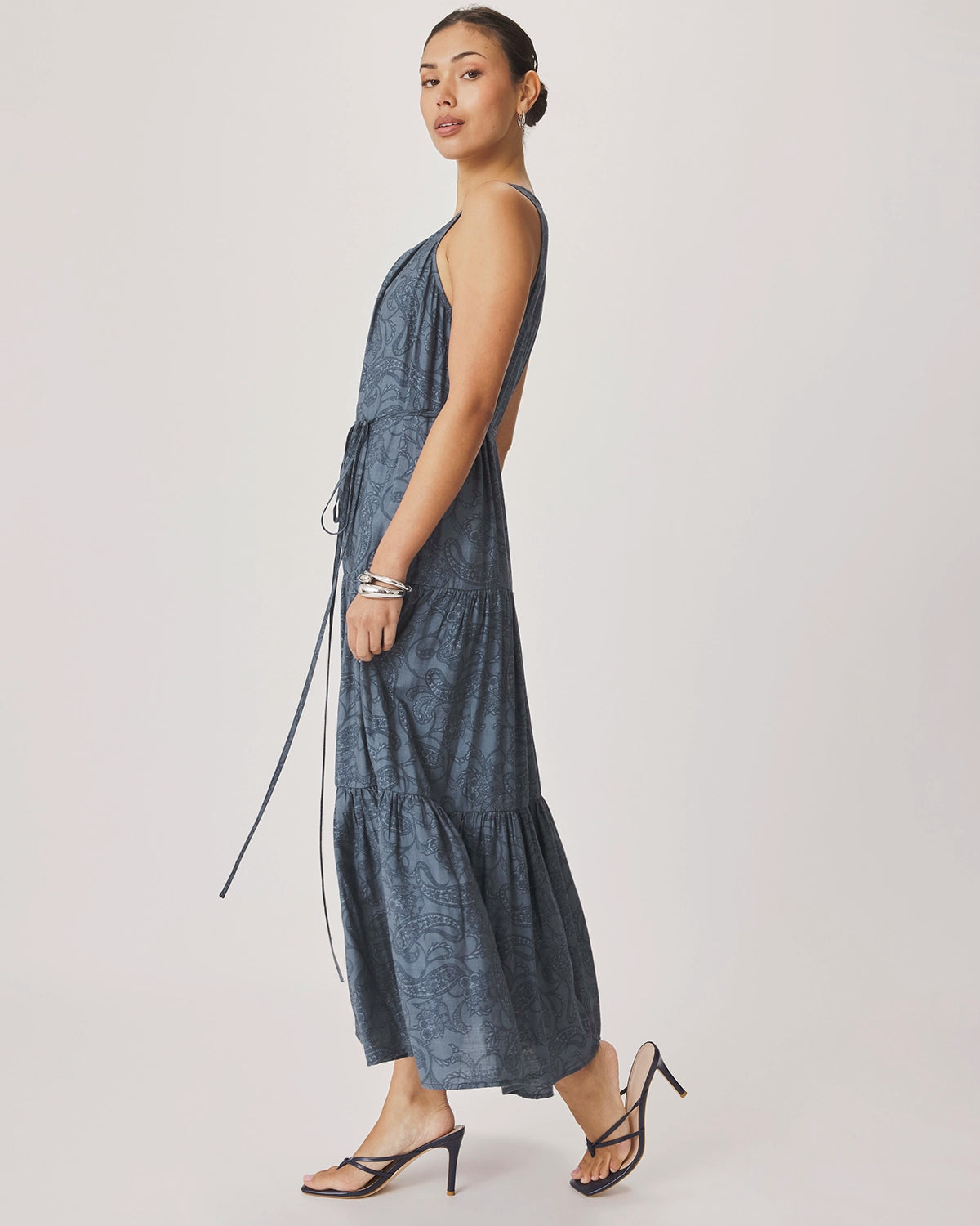 Splendid Iris Paisley Maxi Dress in Mood Indigo Paisley RS6D510