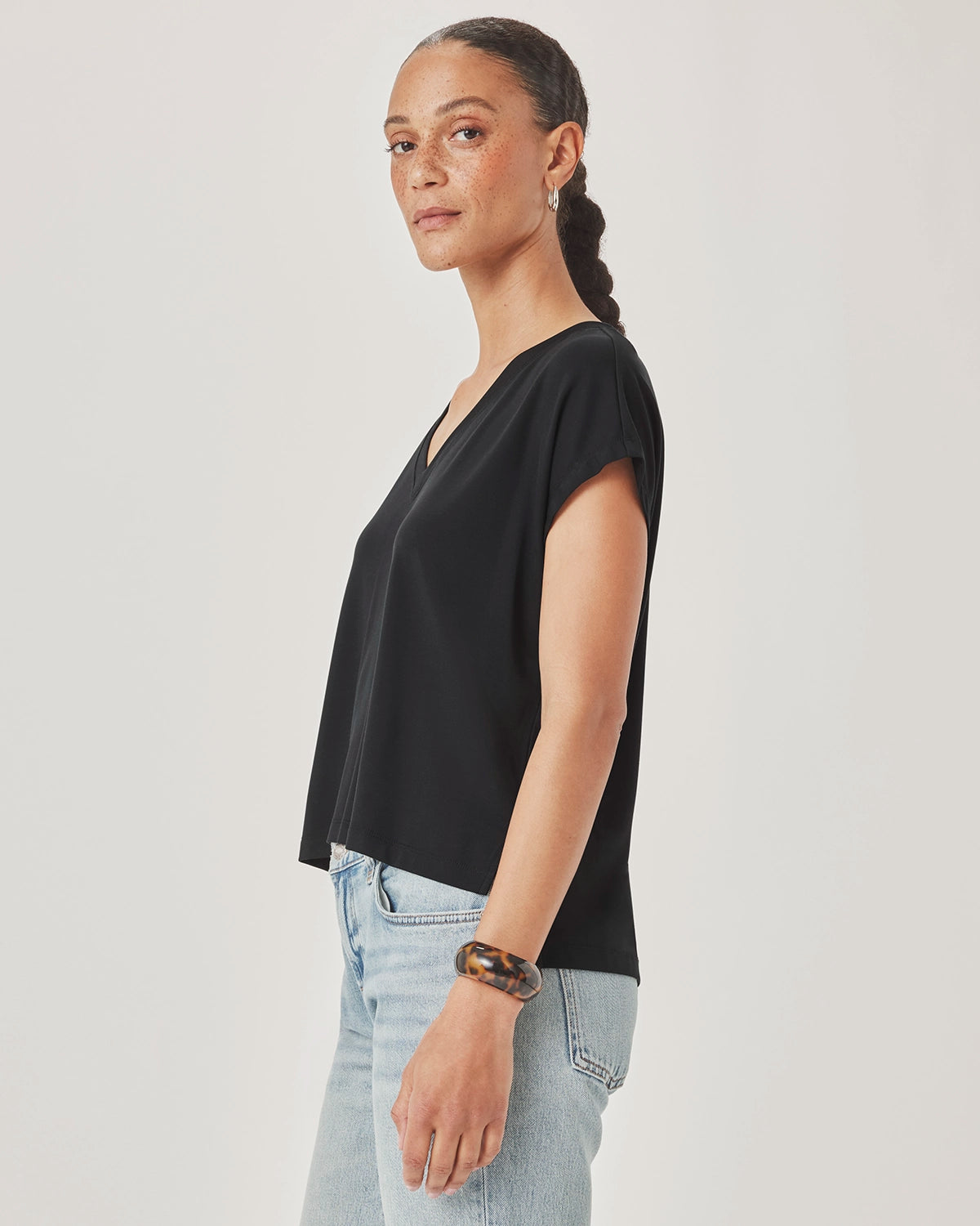Splendid Amaya V Neck Top in Black RS6K350