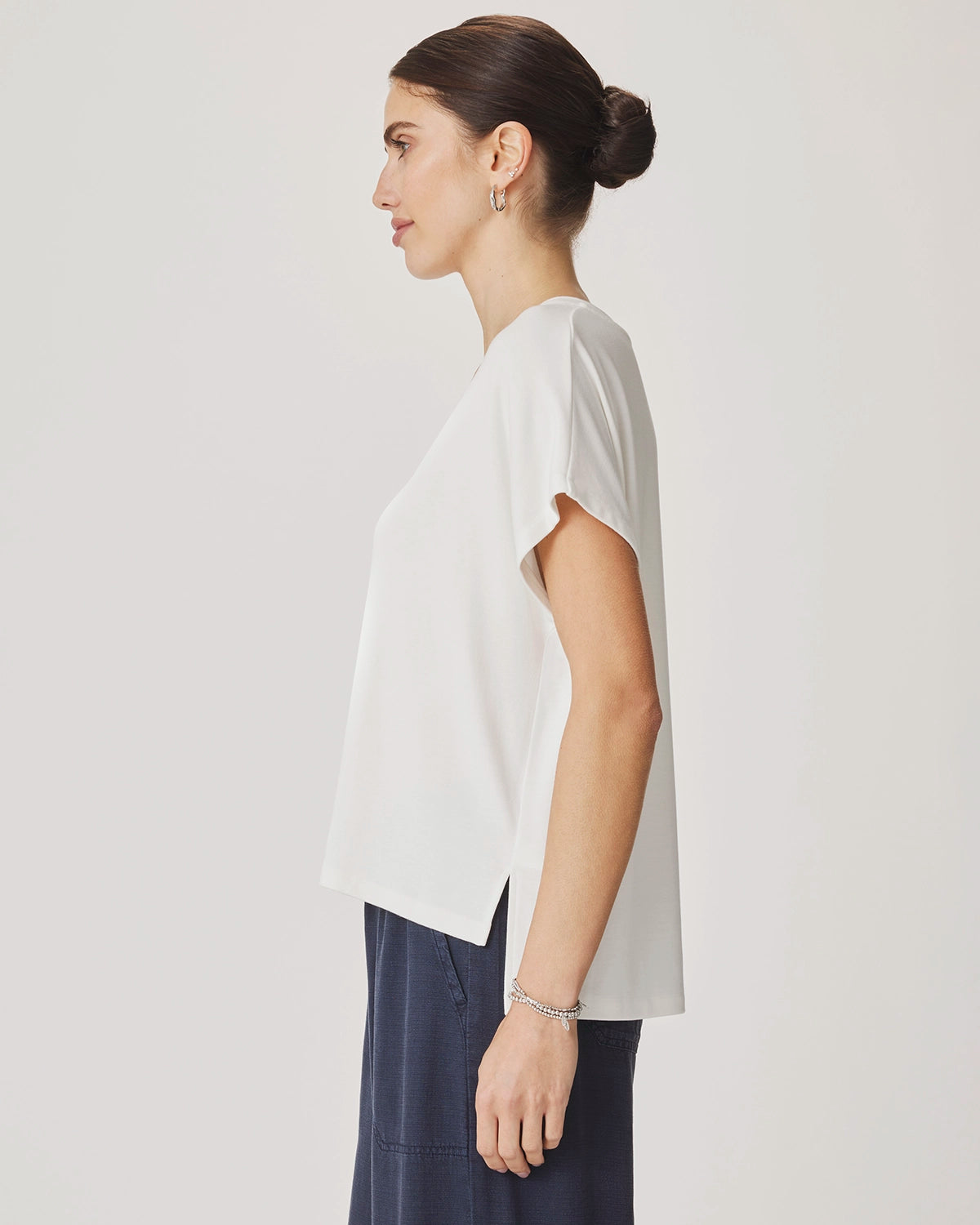 Splendid Amaya V Neck Top in White RS6K350