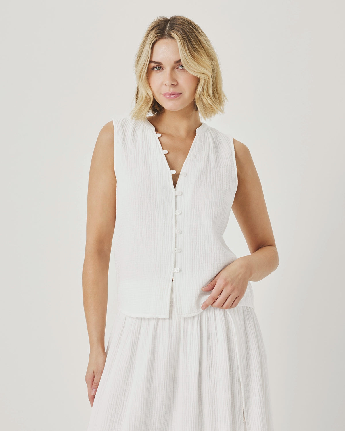 Splendid Ava Gauze Button Tank in White RS6W000