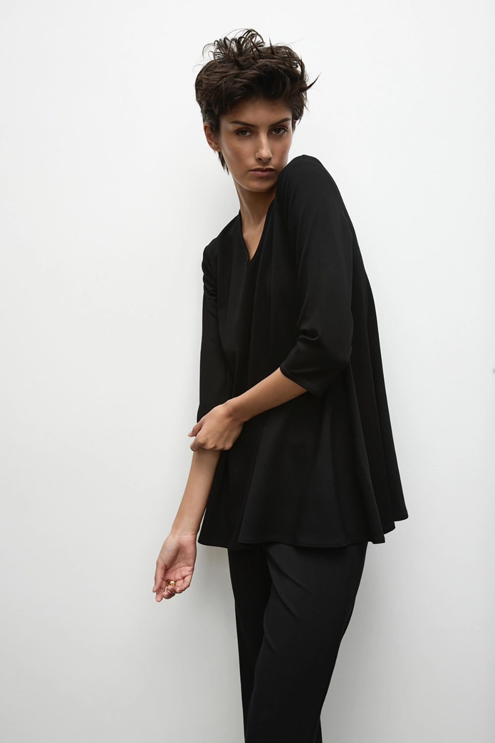 Mela Purdie Loose V Top F01 8607