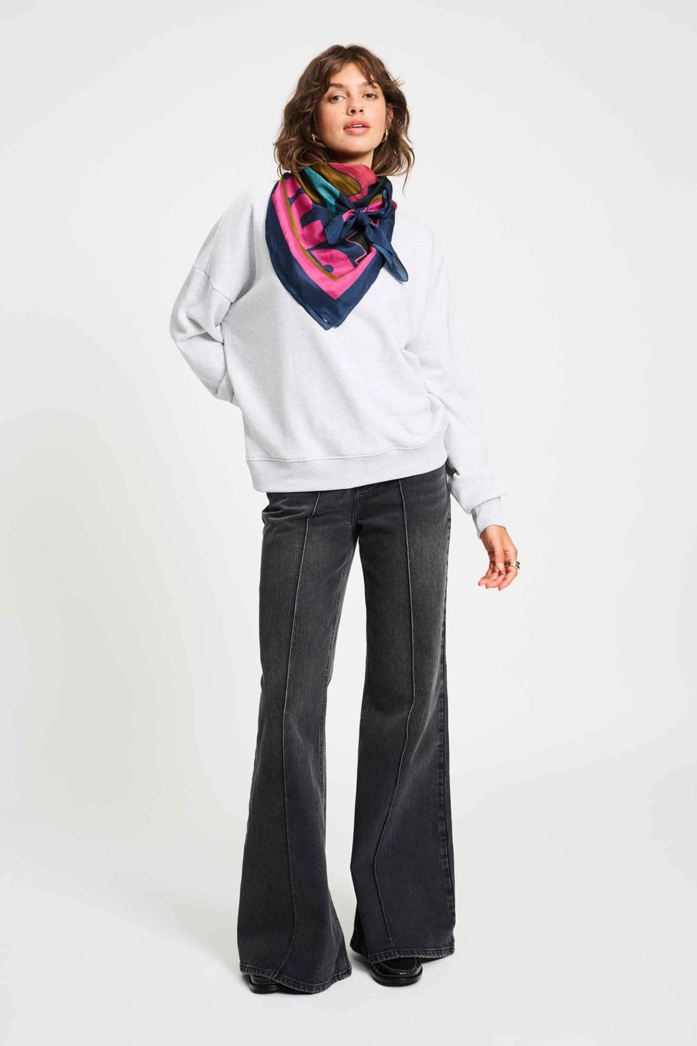 Pom Shawl Croissant Romance In Pink Sp9407