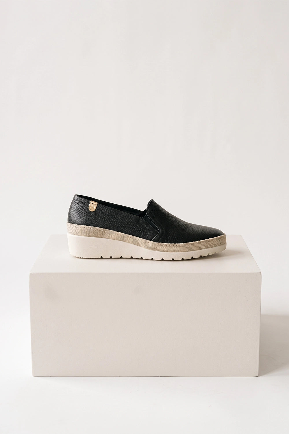 Verbenas Telma Loafer Wedge in Black VE-TELMA