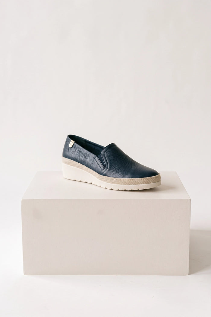 Verbenas Telma Loafer Wedge in Marino VE-TELMA
