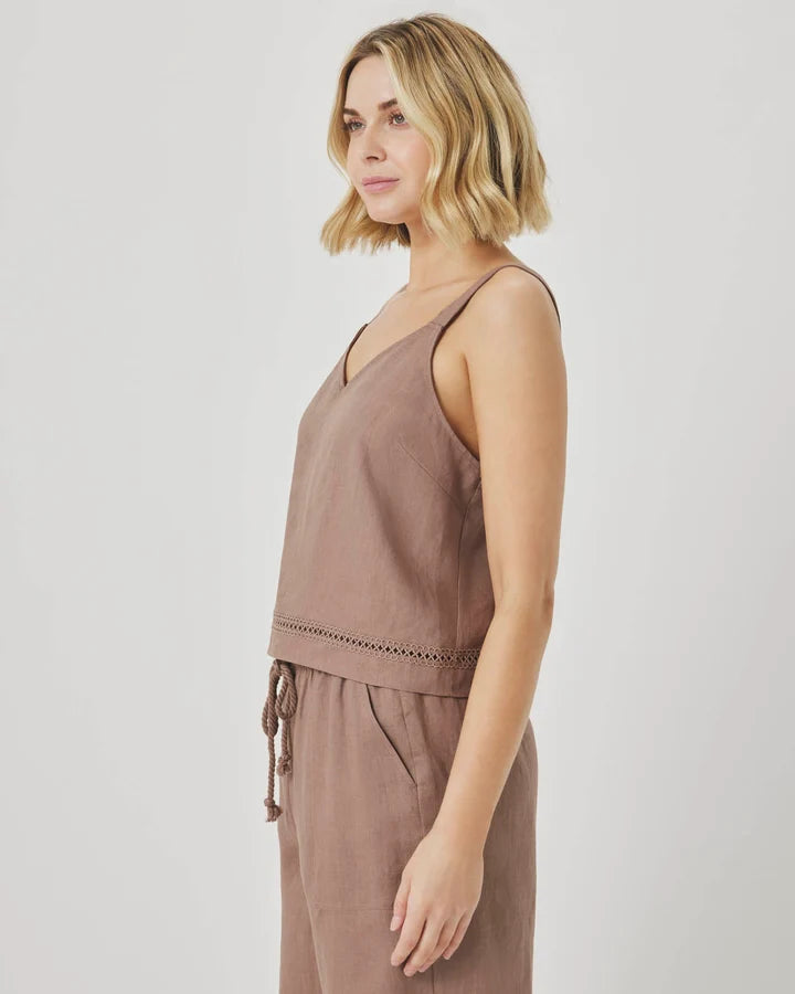 Splendid Stella Linen Trim Tank in Wicker RS6W060