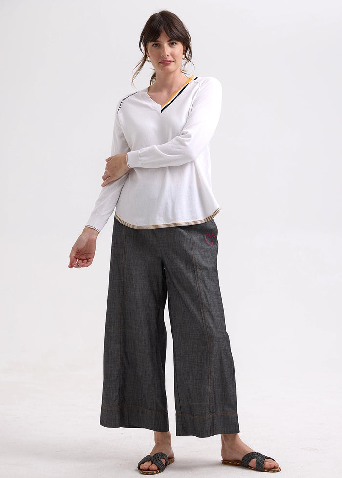 Zaket & Plover Rounded Bottom V Knit in White ZP7716