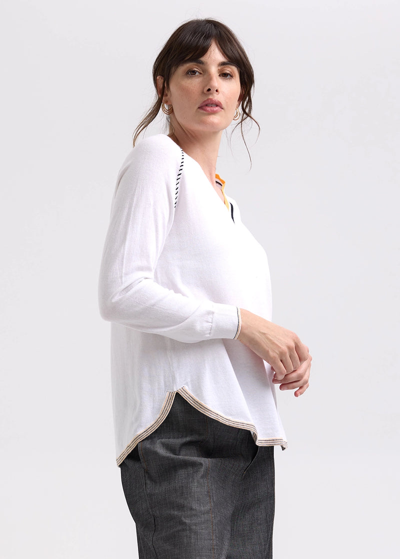 Zaket & Plover Rounded Bottom V Knit in White ZP7716