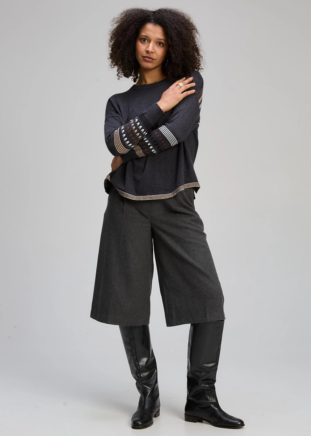 Zaket & Plover Textured Swing Jumper In Charcoal Zp8126