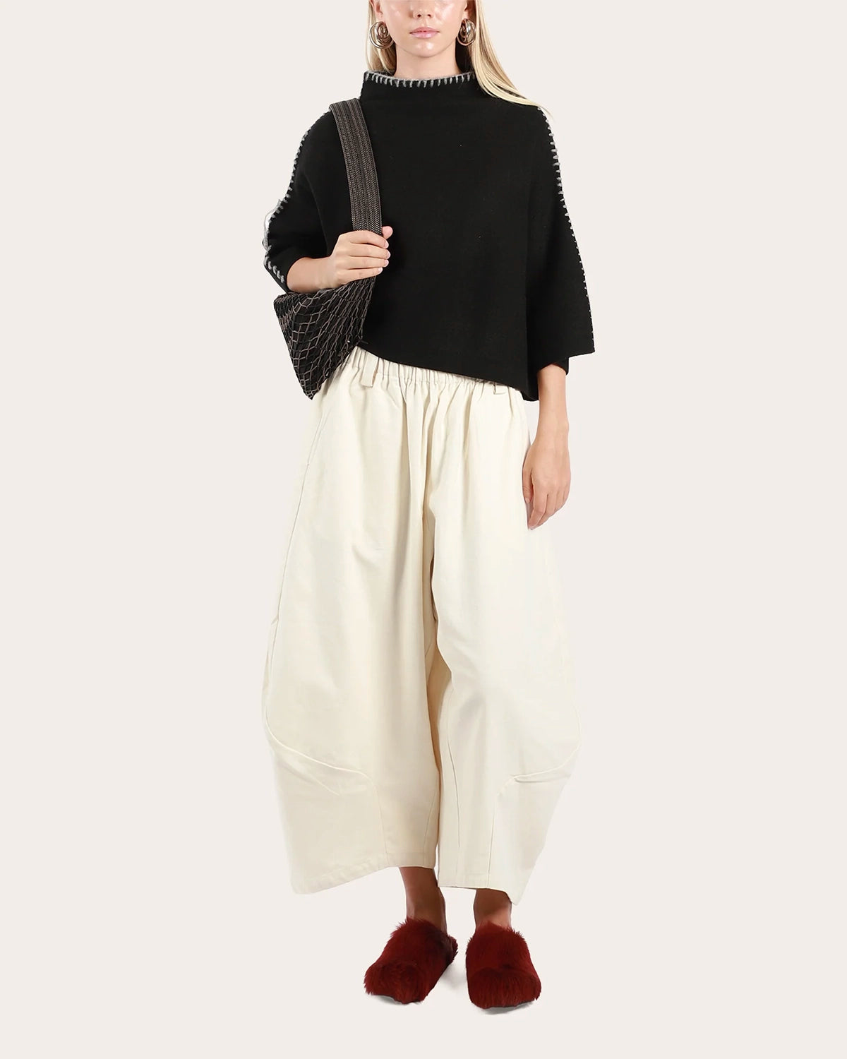 Moyuru Hasui Crop Knit in Black 253 311
